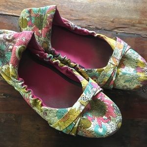 Keen Shoes - Keen 8.5 ballet flats - ADORABLE! Keen Shoes - Keen 8.5 ballet flats - ADORABLE!